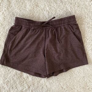 ❤️ Lululemon Soft Jersey Relaxed-Fit MR Short 4" Size 6 NWOT